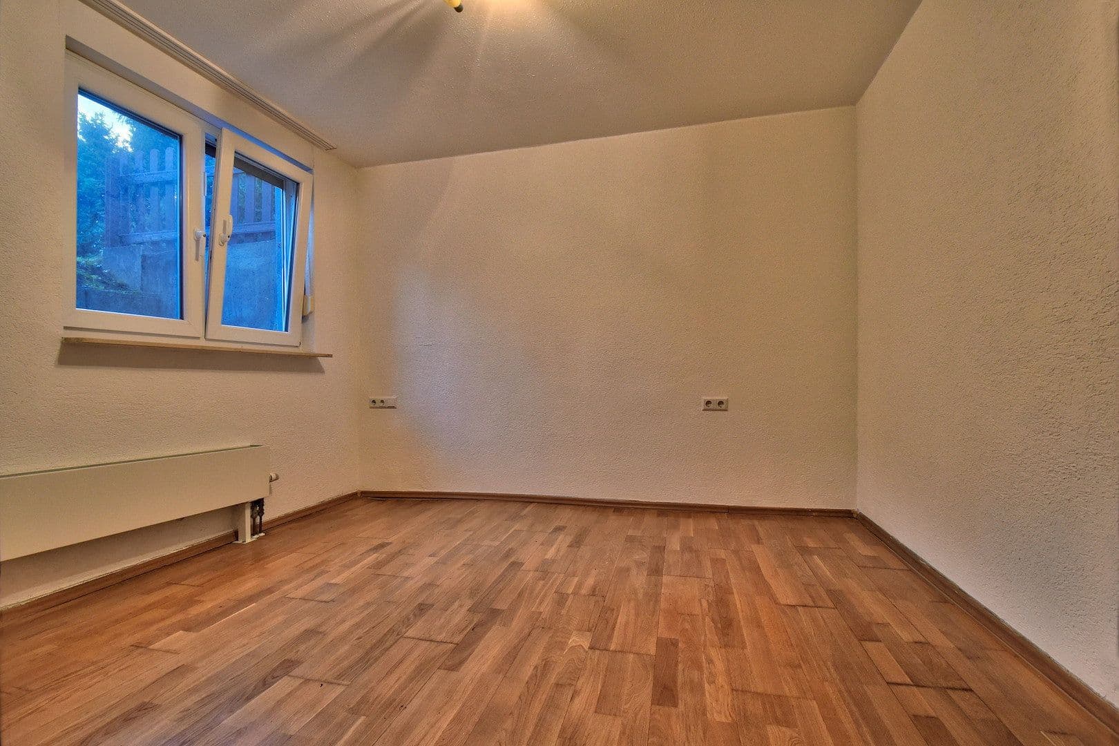 Prenájom bytu 2-izbový 47 m², Stuttgart, Bádensko-Wurttembersko Prenájom bytu 2-izbový 47 m², Stuttgart, Bádensko-Wurttembersko