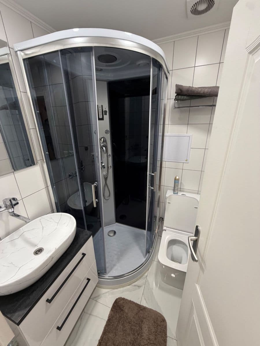 Prenájom bytu 1-izbový 30 m², Chelčického, Praha, Praha Prenájom bytu 1-izbový 30 m², Chelčického, Praha, Praha