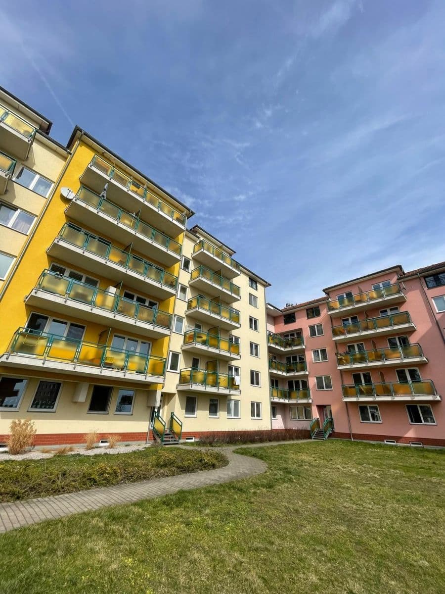 Prenájom bytu 1-izbový 37 m², Padovská, Praha, Praha Prenájom bytu 1-izbový 37 m², Padovská, Praha, Praha