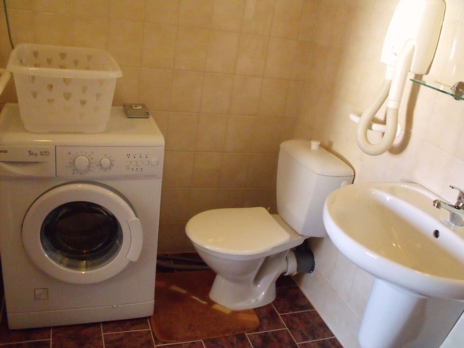 Prenájom bytu 3-izbový 85 m², Tyršova, Rakovník, Středočeský kraj Prenájom bytu 3-izbový 85 m², Tyršova, Rakovník, Středočeský kraj
