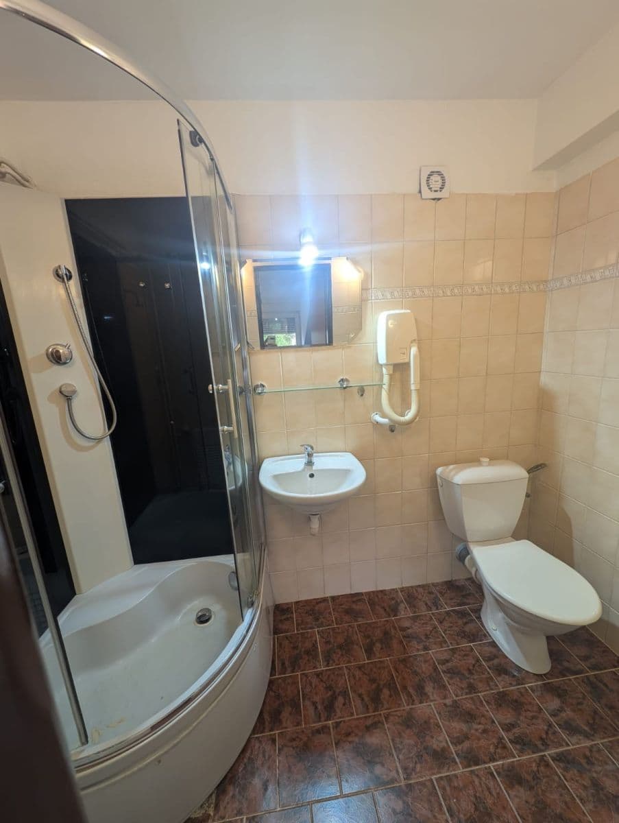 Prenájom bytu 3-izbový 85 m², Tyršova, Rakovník, Středočeský kraj Prenájom bytu 3-izbový 85 m², Tyršova, Rakovník, Středočeský kraj