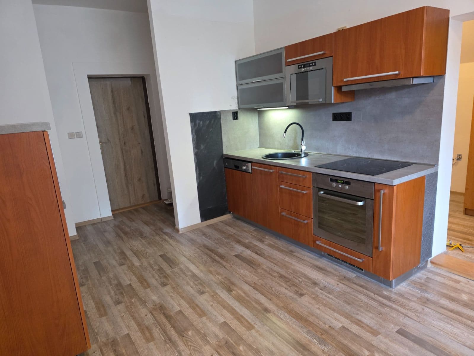 Prenájom bytu 2-izbový 35 m², Mladé Buky, Královéhradecký kraj Prenájom bytu 2-izbový 35 m², Mladé Buky, Královéhradecký kraj