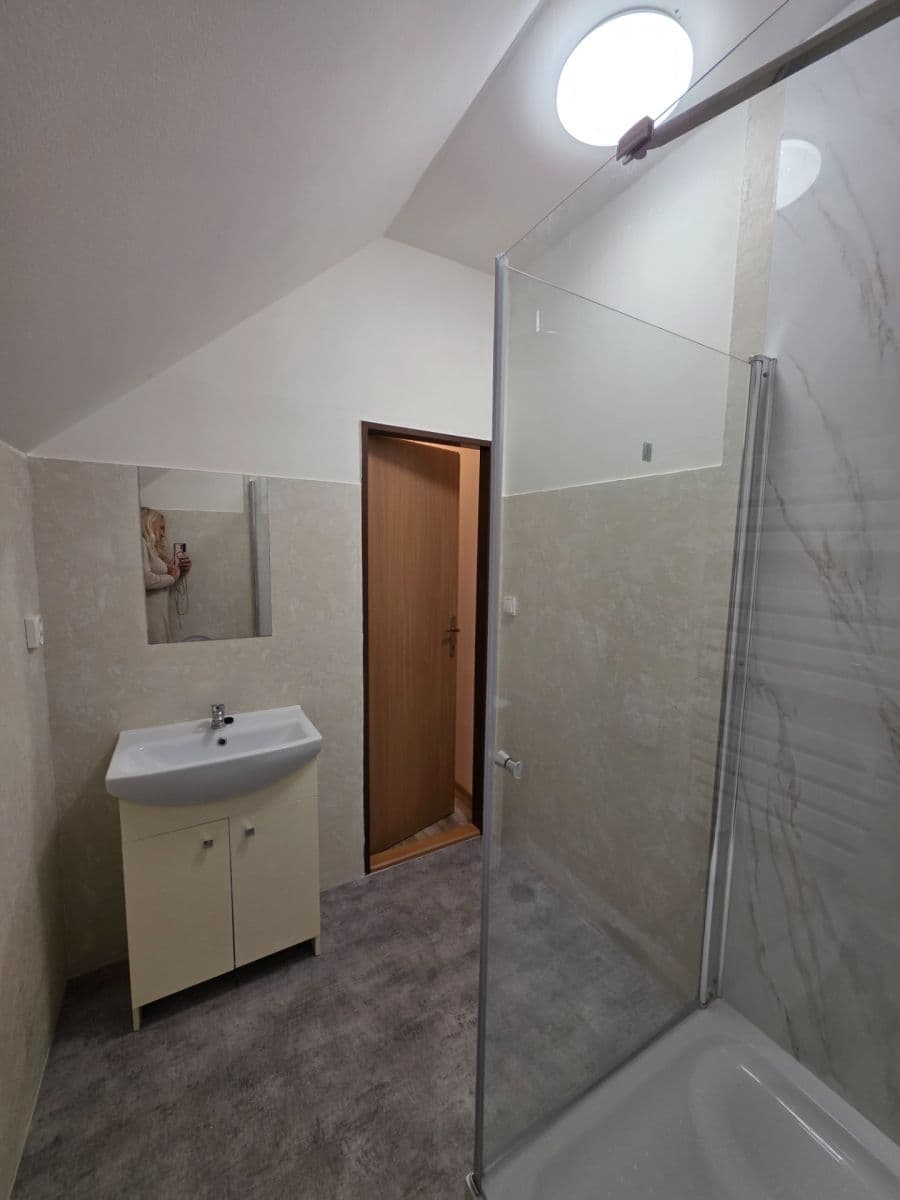 Prenájom bytu 2-izbový 35 m², Mladé Buky, Královéhradecký kraj Prenájom bytu 2-izbový 35 m², Mladé Buky, Královéhradecký kraj