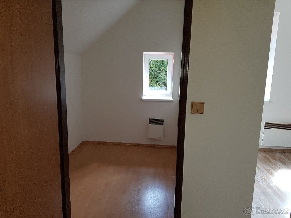 Prenájom bytu 2-izbový 35 m², Mladé Buky, Královéhradecký kraj Prenájom bytu 2-izbový 35 m², Mladé Buky, Královéhradecký kraj