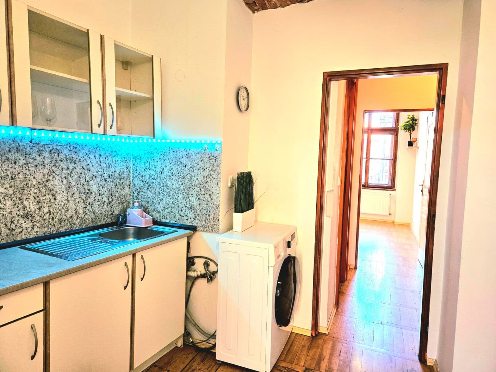 Prenájom bytu 2-izbový 40 m², Vlkova, Praha, Praha Prenájom bytu 2-izbový 40 m², Vlkova, Praha, Praha