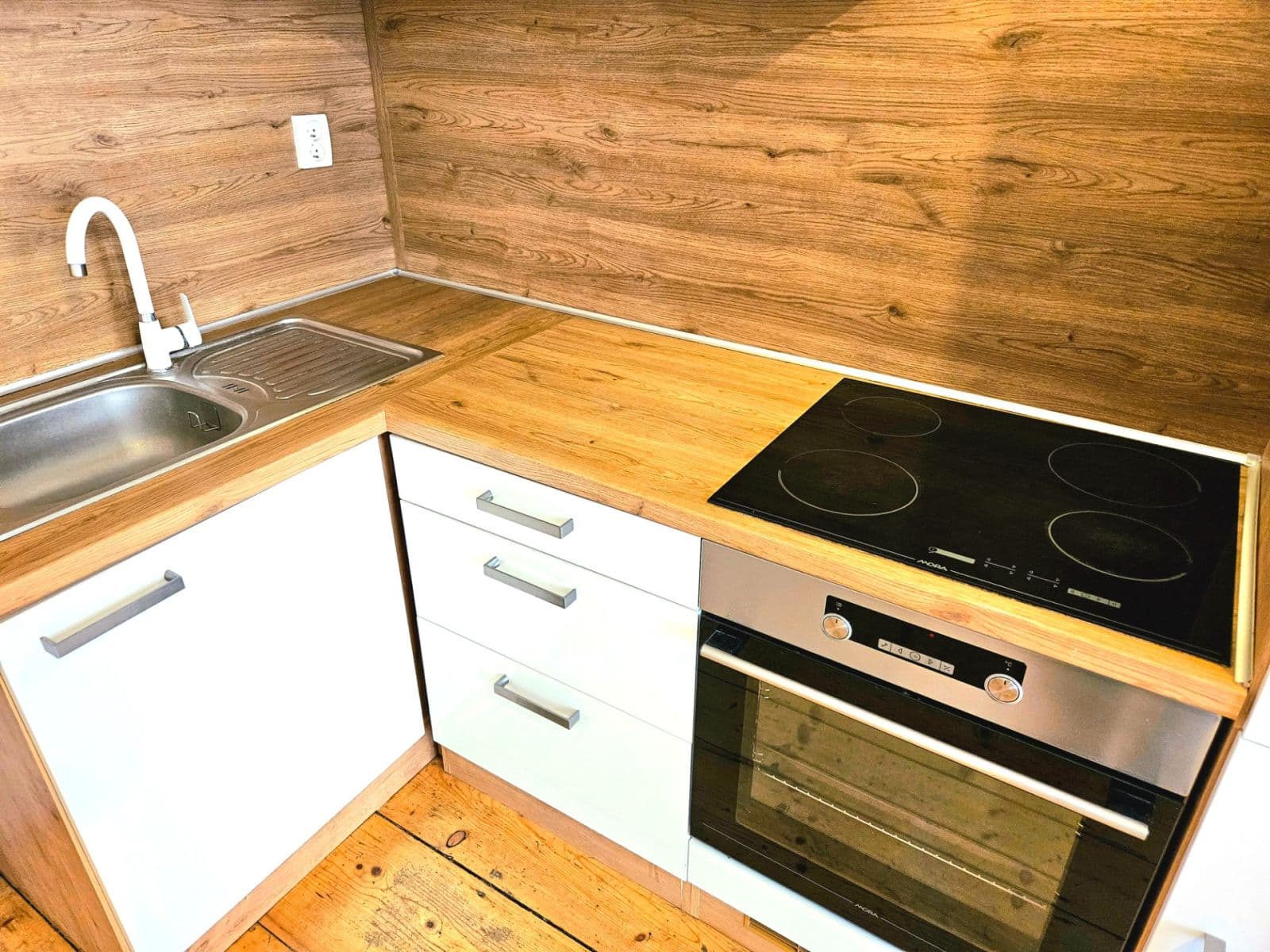 Prenájom bytu 1-izbový 27 m², Vlkova, Praha, Praha Prenájom bytu 1-izbový 27 m², Vlkova, Praha, Praha