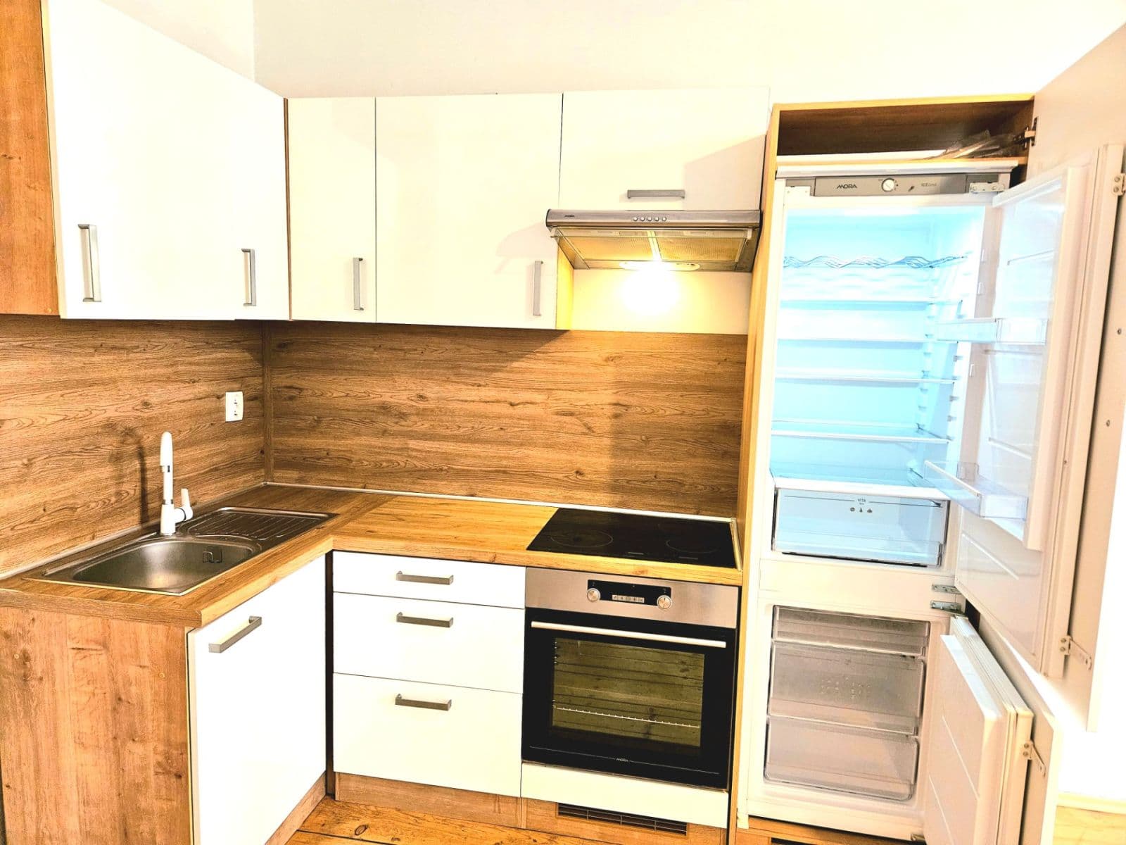 Prenájom bytu 1-izbový 27 m², Vlkova, Praha, Praha Prenájom bytu 1-izbový 27 m², Vlkova, Praha, Praha