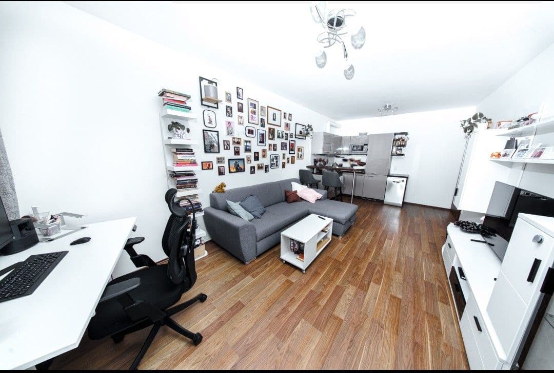 Prenájom bytu 2-izbový 50 m², Makedonská, Praha, Praha Prenájom bytu 2-izbový 50 m², Makedonská, Praha, Praha