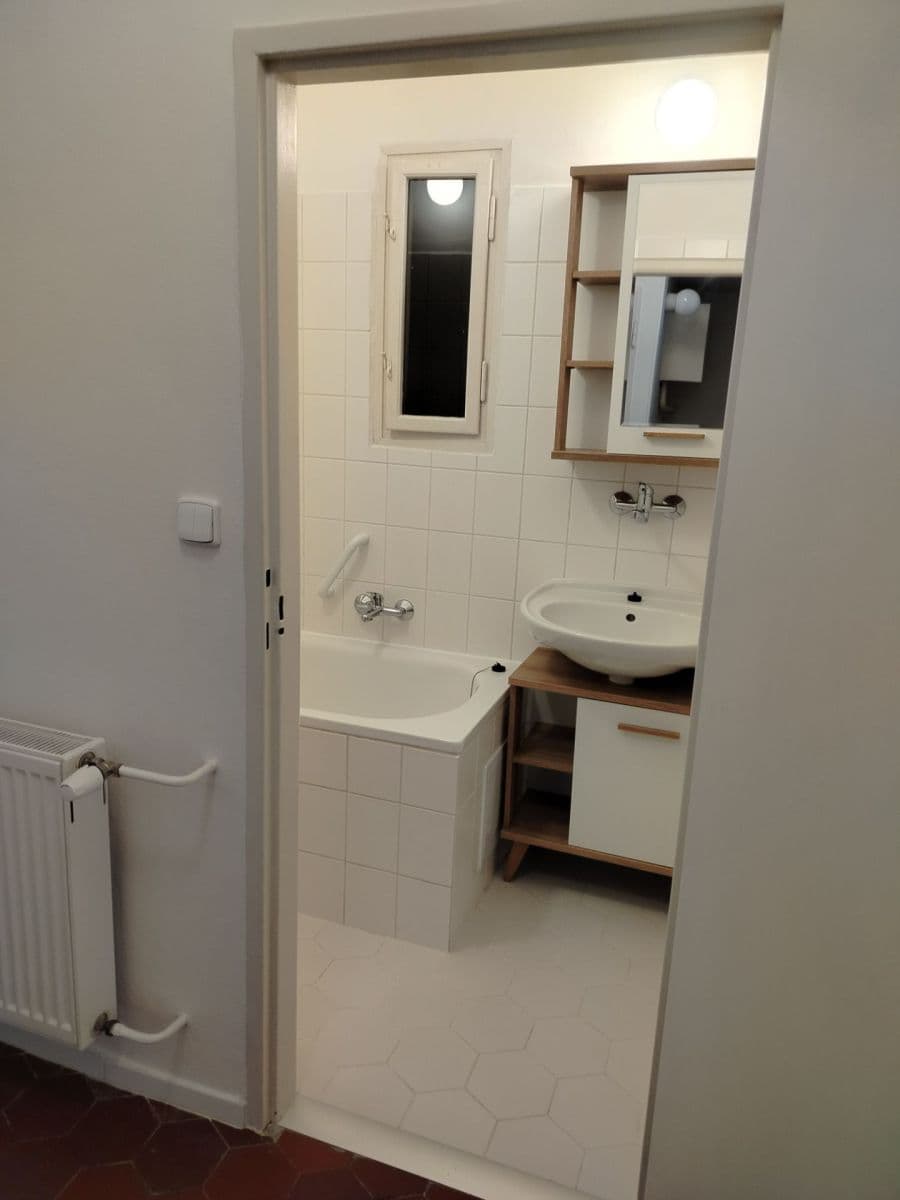 Prenájom bytu 2-izbový 44 m², Ve Střešovičkách, Praha, Praha Prenájom bytu 2-izbový 44 m², Ve Střešovičkách, Praha, Praha