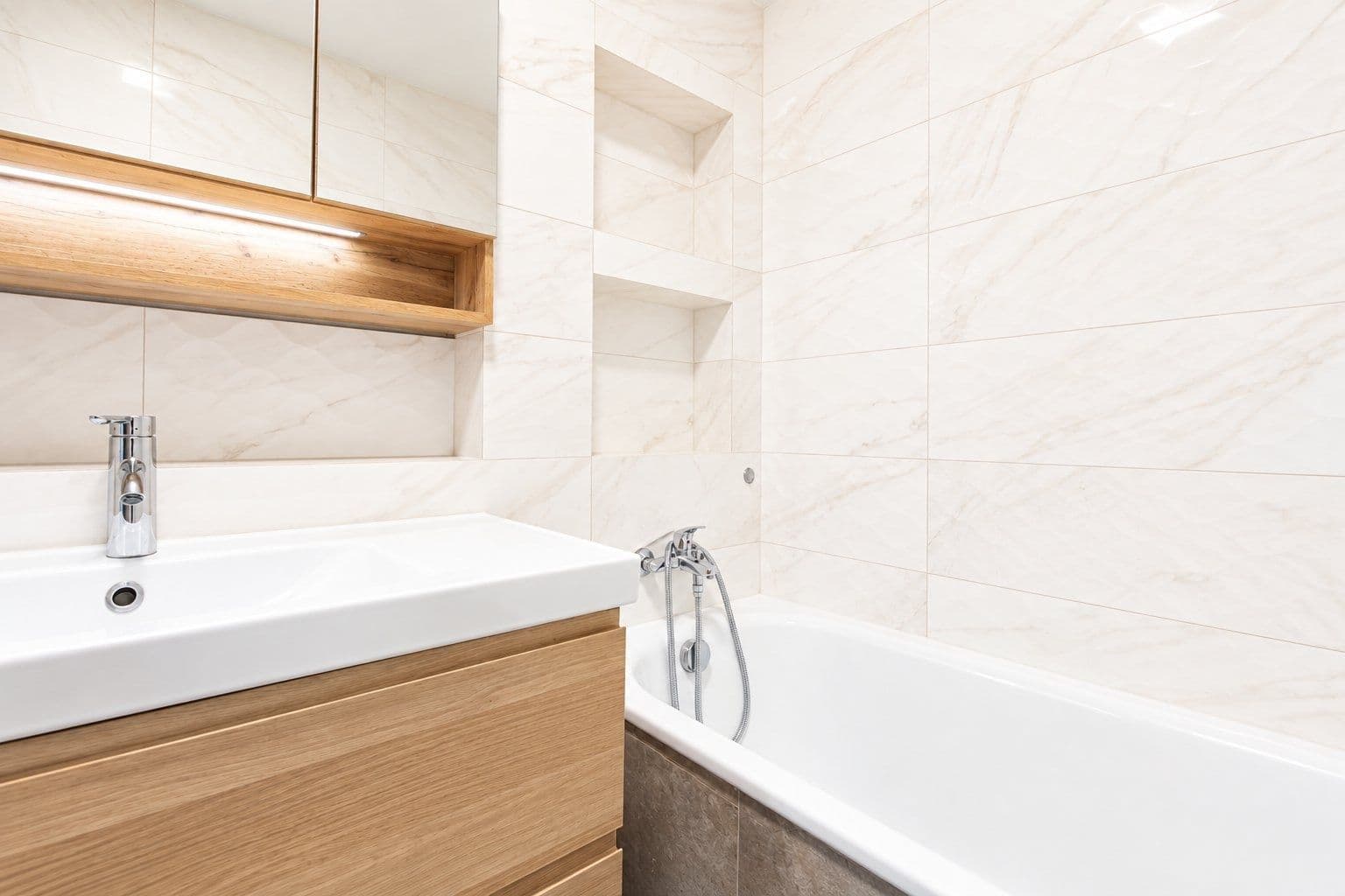 Prenájom bytu 3-izbový 70 m², Fojtova, Praha, Praha Prenájom bytu 3-izbový 70 m², Fojtova, Praha, Praha