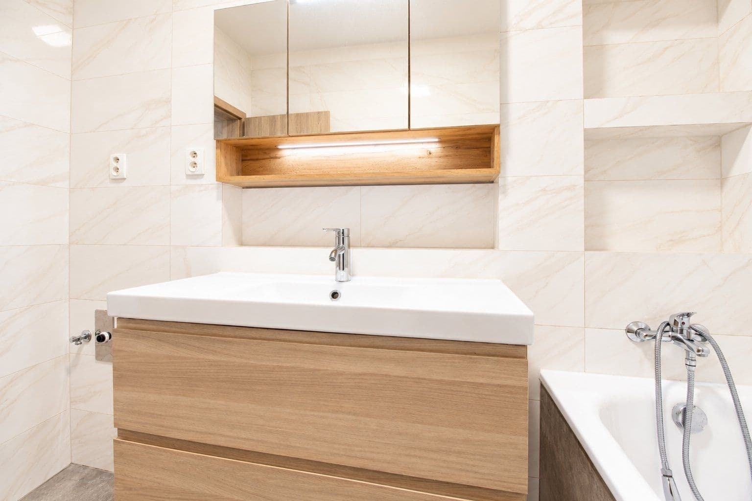 Prenájom bytu 3-izbový 70 m², Fojtova, Praha, Praha Prenájom bytu 3-izbový 70 m², Fojtova, Praha, Praha