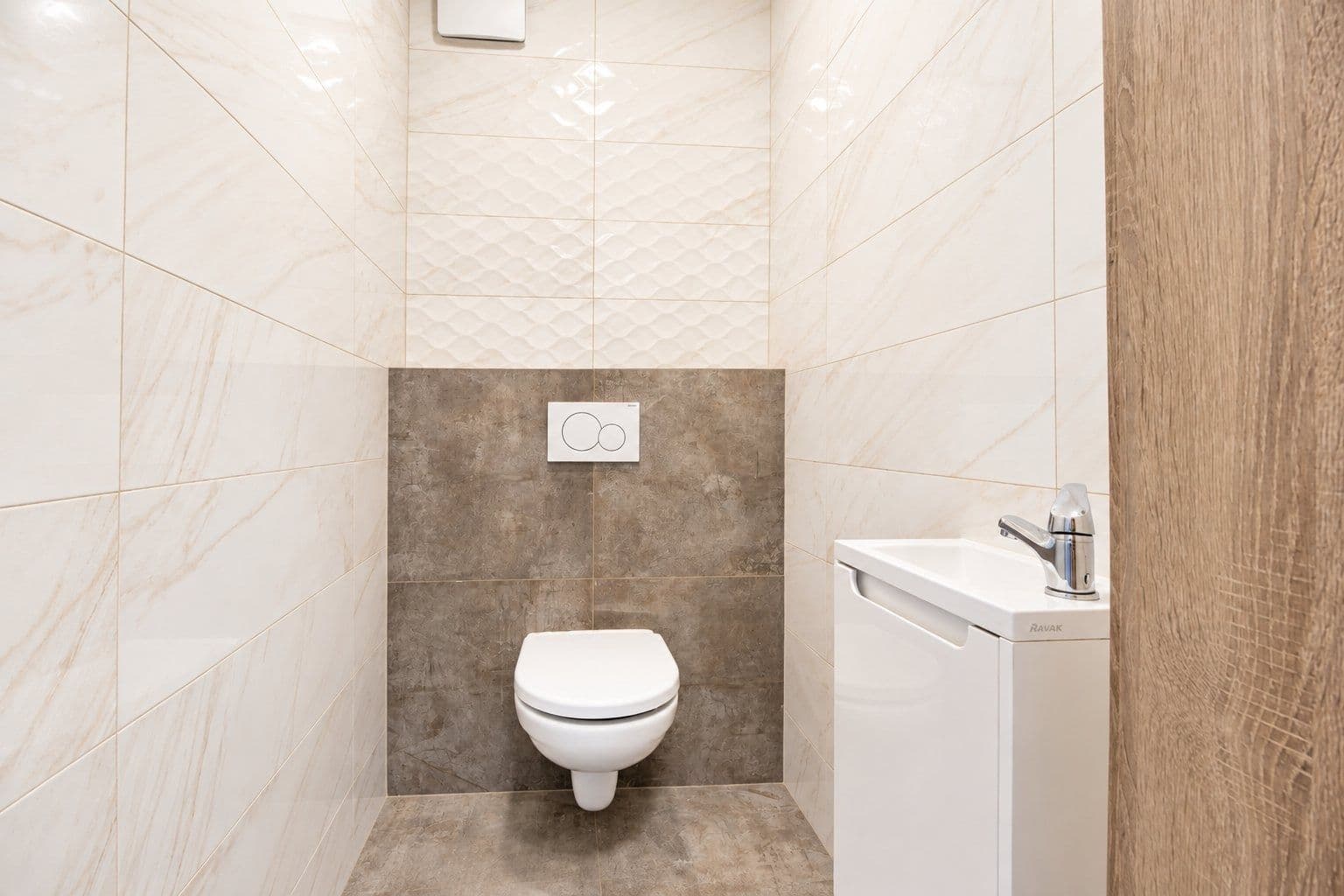 Prenájom bytu 3-izbový 70 m², Fojtova, Praha, Praha Prenájom bytu 3-izbový 70 m², Fojtova, Praha, Praha