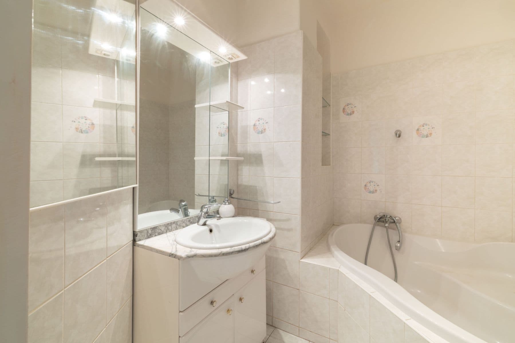Predaj bytu 2-izbový 80 m², Chodská, Praha, Praha Predaj bytu 2-izbový 80 m², Chodská, Praha, Praha
