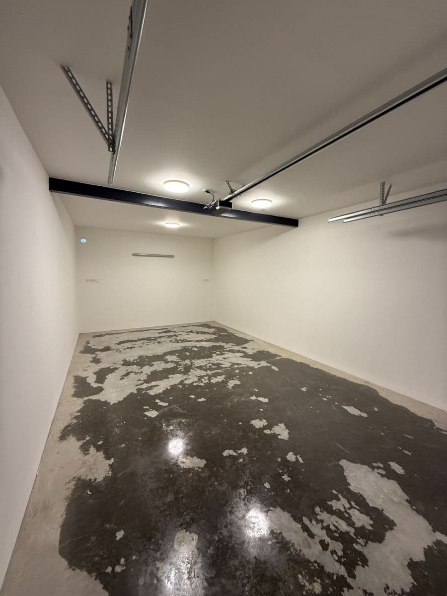 Predaj garáže 30 m², Záhlinická, Hulín, Zlínský kraj Predaj garáže 30 m², Záhlinická, Hulín, Zlínský kraj