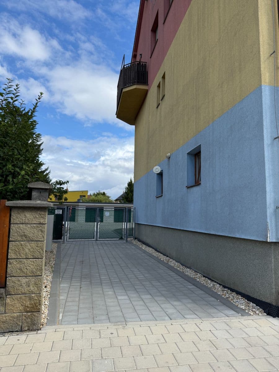 Predaj garáže 30 m², Záhlinická, Hulín, Zlínský kraj Predaj garáže 30 m², Záhlinická, Hulín, Zlínský kraj