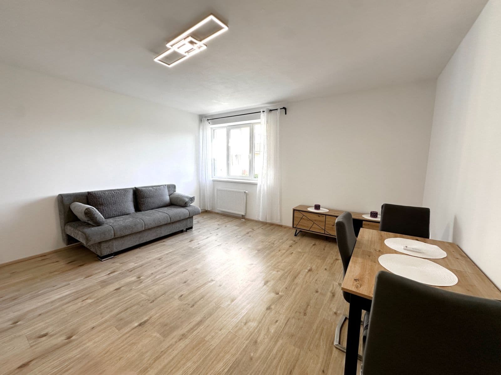 Predaj bytu 1-izbový 34 m², Jaroslava Holečka, Kladno, Středočeský kraj Predaj bytu 1-izbový 34 m², Jaroslava Holečka, Kladno, Středočeský kraj