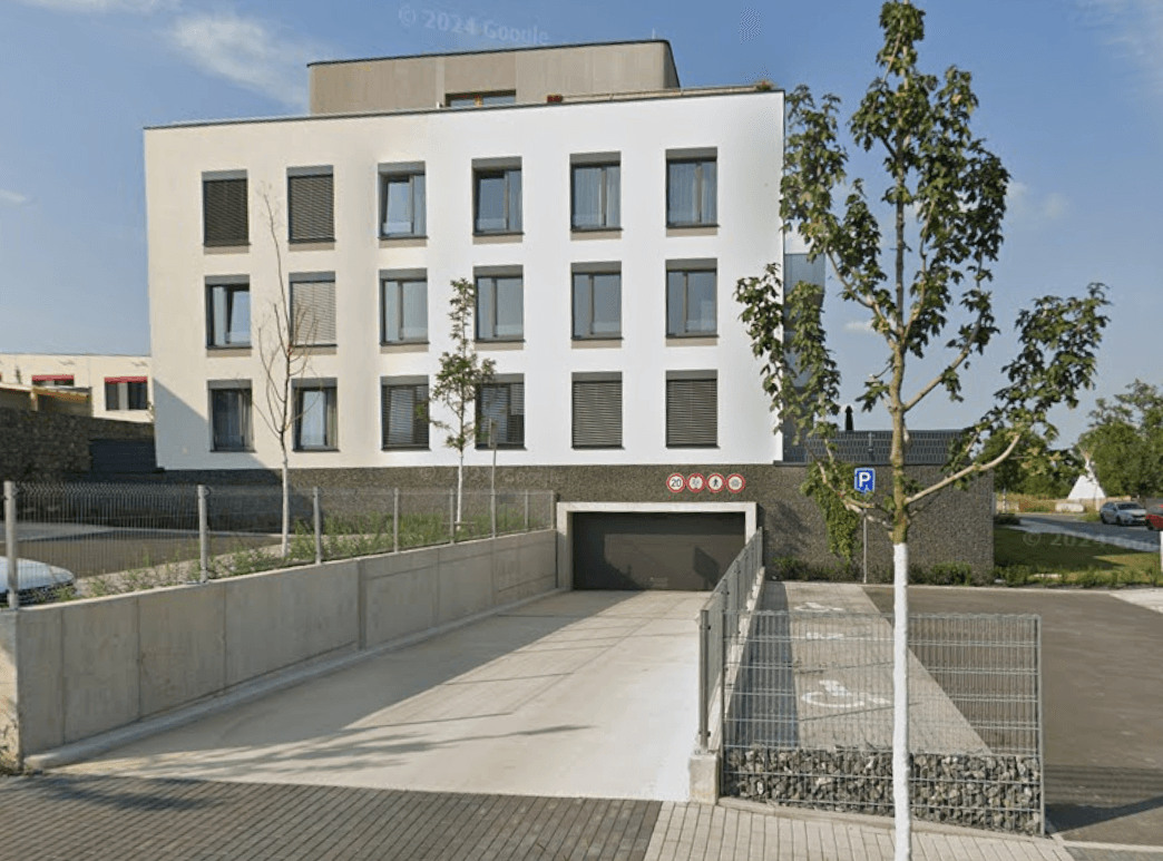 Prenájom garáže 10 m², Oldřichovská, Praha, Praha Prenájom garáže 10 m², Oldřichovská, Praha, Praha