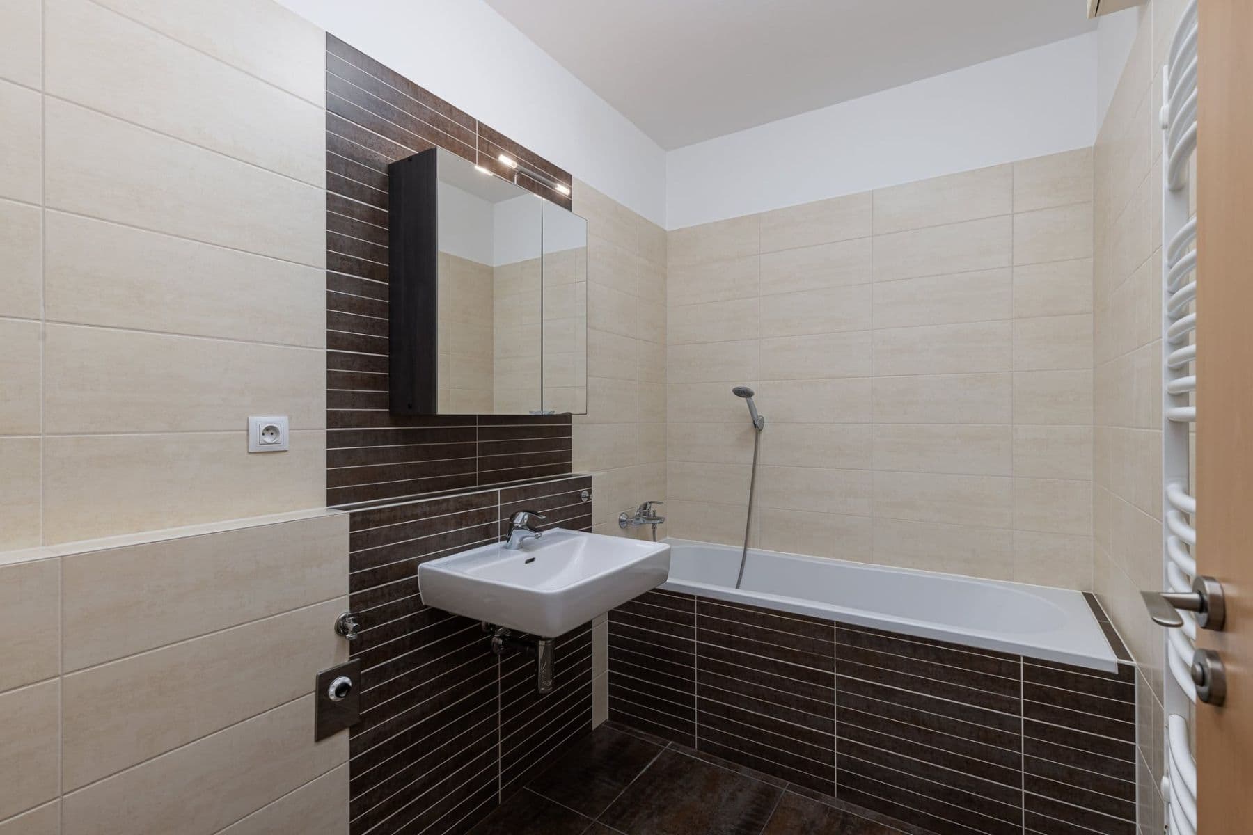 Prenájom bytu 2-izbový 57 m², U Slovanky, Praha, Praha Prenájom bytu 2-izbový 57 m², U Slovanky, Praha, Praha