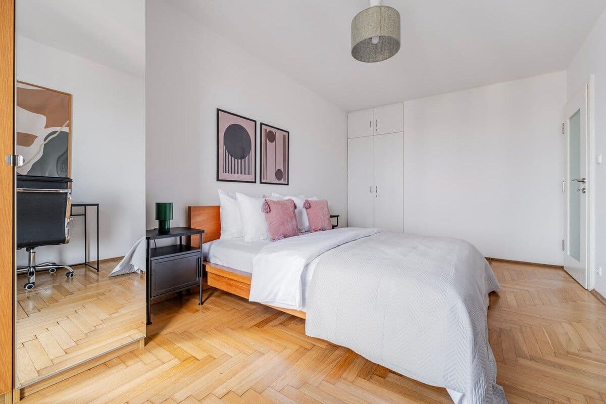 Prenájom bytu 90 m², Vinohradská, Praha, Praha Prenájom bytu 90 m², Vinohradská, Praha, Praha