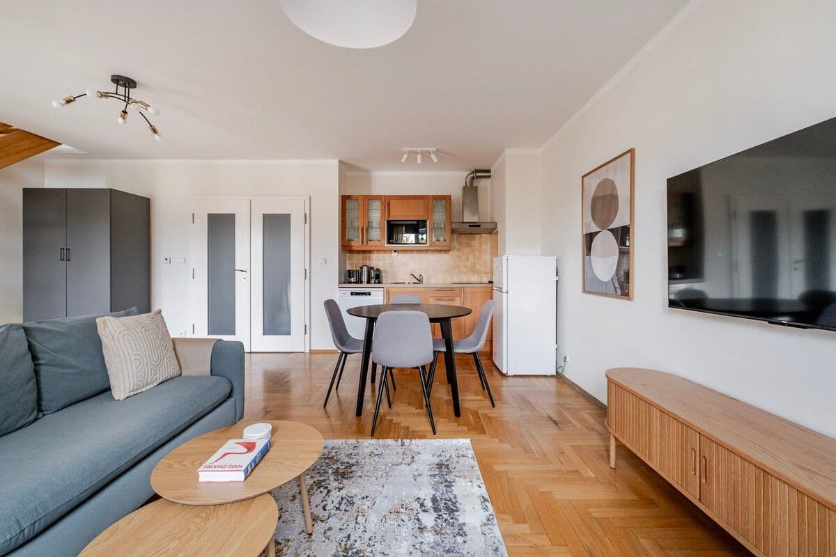 Prenájom bytu 90 m², Vinohradská, Praha, Praha Prenájom bytu 90 m², Vinohradská, Praha, Praha