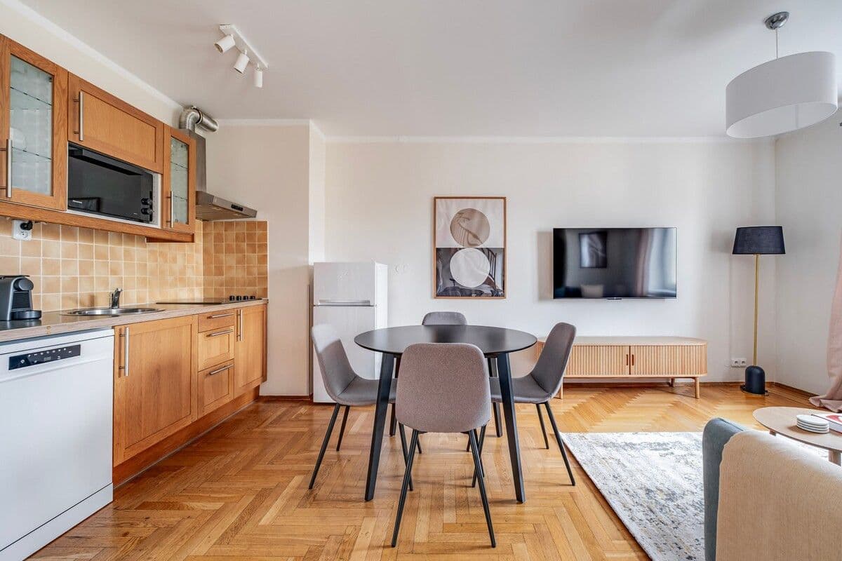 Prenájom bytu 90 m², Vinohradská, Praha, Praha Prenájom bytu 90 m², Vinohradská, Praha, Praha