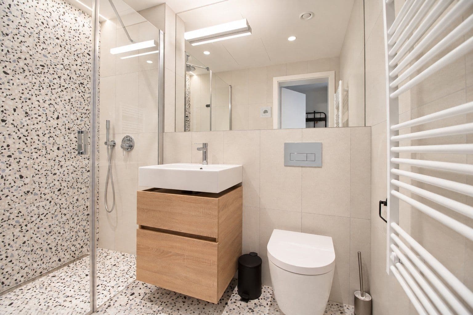 Prenájom bytu 1-izbový 36 m², U Komína, Praha, Praha Prenájom bytu 1-izbový 36 m², U Komína, Praha, Praha