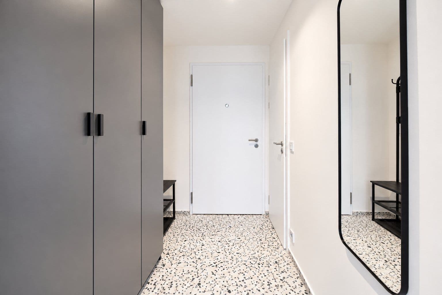 Prenájom bytu 1-izbový 36 m², U Komína, Praha, Praha Prenájom bytu 1-izbový 36 m², U Komína, Praha, Praha