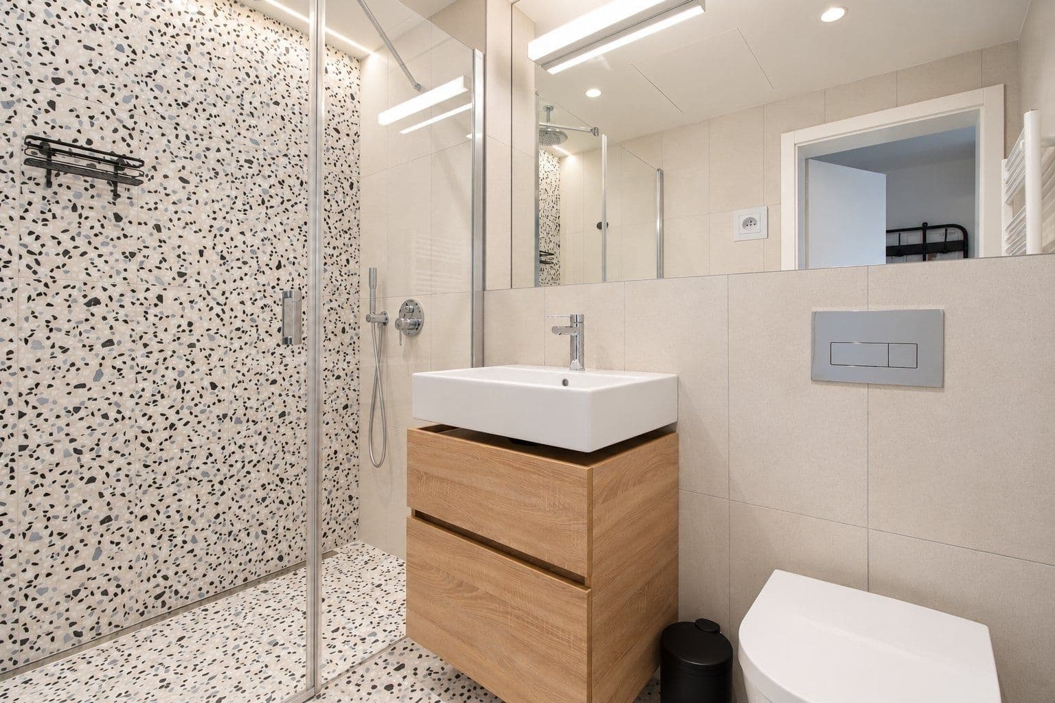 Prenájom bytu 1-izbový 36 m², U Komína, Praha, Praha Prenájom bytu 1-izbový 36 m², U Komína, Praha, Praha