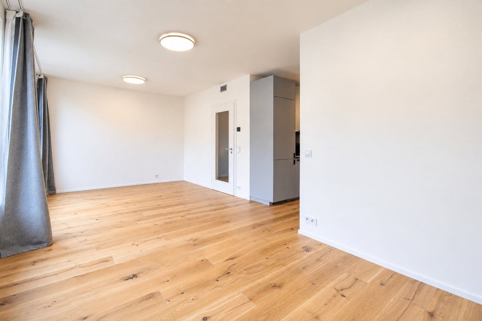 Prenájom bytu 1-izbový 36 m², U Komína, Praha, Praha Prenájom bytu 1-izbový 36 m², U Komína, Praha, Praha