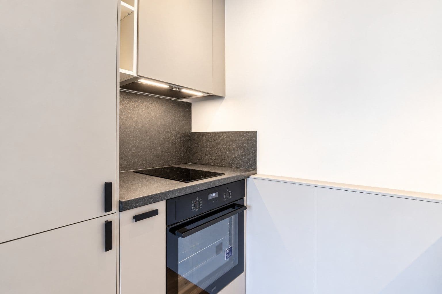 Prenájom bytu 1-izbový 36 m², U Komína, Praha, Praha Prenájom bytu 1-izbový 36 m², U Komína, Praha, Praha