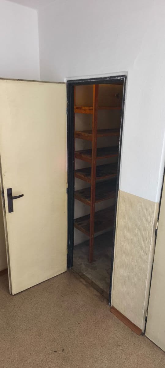 Predaj bytu 2-izbový 63 m², Ladova, Ústí nad Labem, Ústecký kraj Predaj bytu 2-izbový 63 m², Ladova, Ústí nad Labem, Ústecký kraj