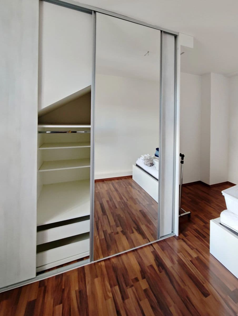 Prenájom bytu 2-izbový 58 m², Lotyšská, Praha, Praha Prenájom bytu 2-izbový 58 m², Lotyšská, Praha, Praha