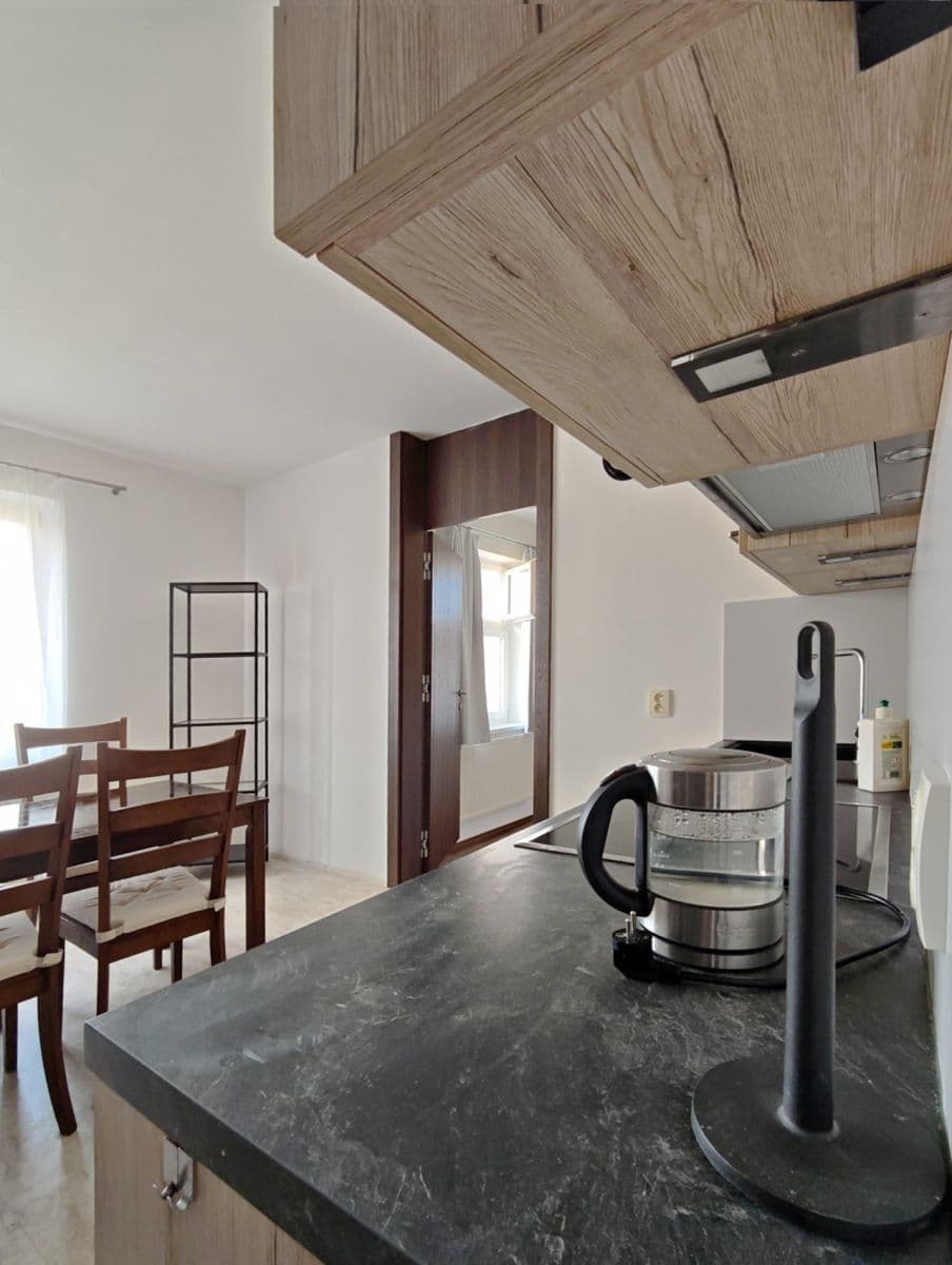 Prenájom bytu 2-izbový 58 m², Lotyšská, Praha, Praha Prenájom bytu 2-izbový 58 m², Lotyšská, Praha, Praha