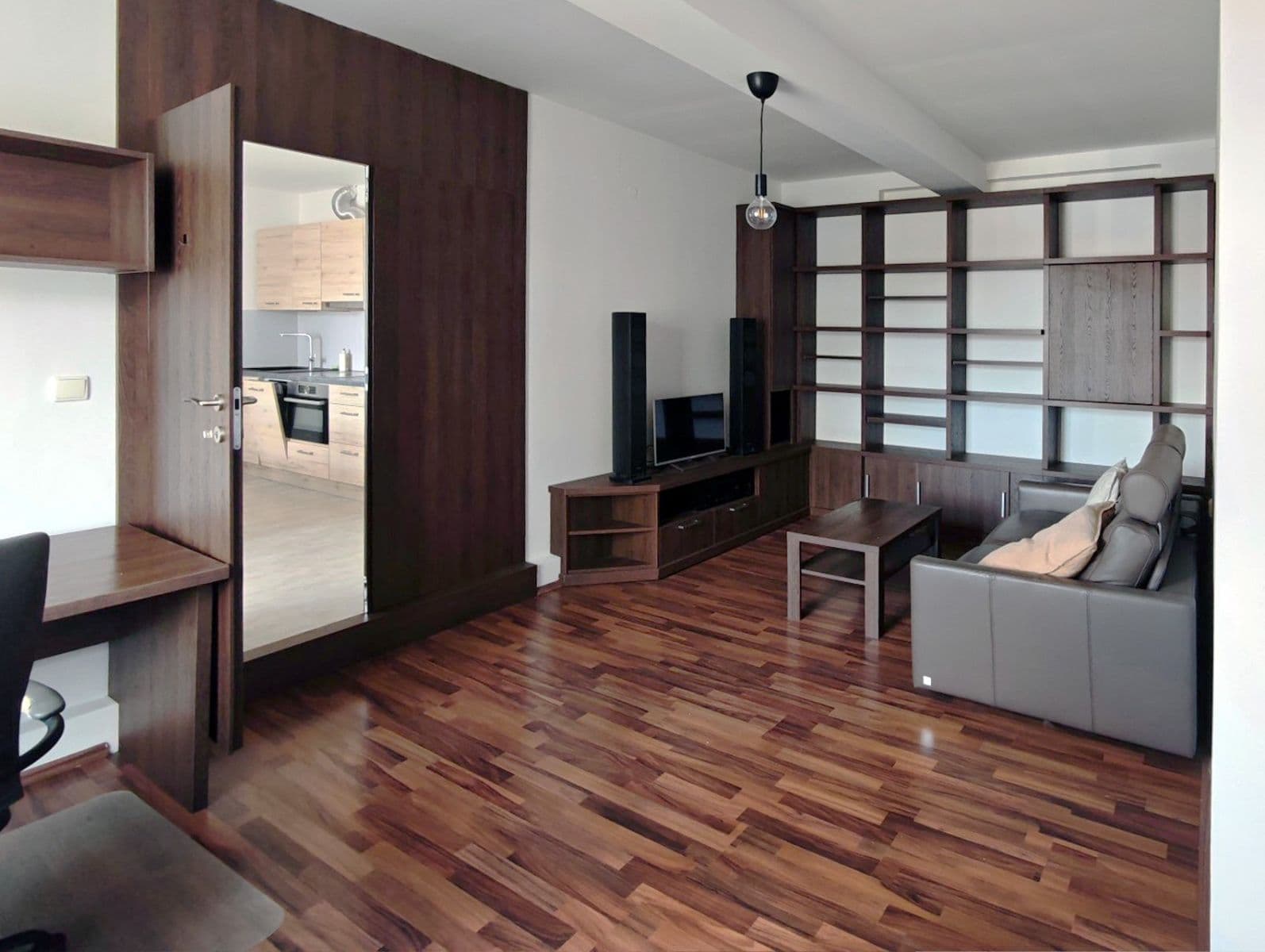 Prenájom bytu 2-izbový 58 m², Lotyšská, Praha, Praha Prenájom bytu 2-izbový 58 m², Lotyšská, Praha, Praha