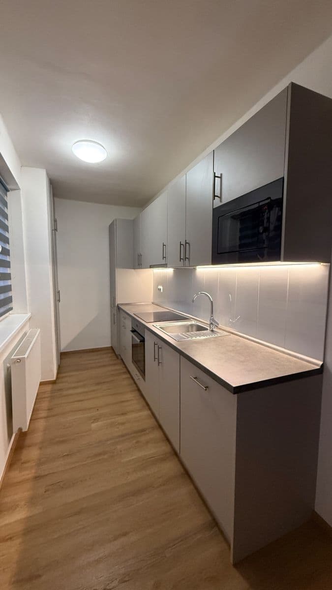 Prenájom bytu 2-izbový 59 m², Bohutín, Středočeský kraj Prenájom bytu 2-izbový 59 m², Bohutín, Středočeský kraj