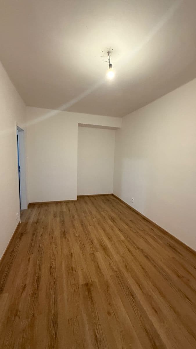 Prenájom bytu 2-izbový 59 m², Bohutín, Středočeský kraj Prenájom bytu 2-izbový 59 m², Bohutín, Středočeský kraj