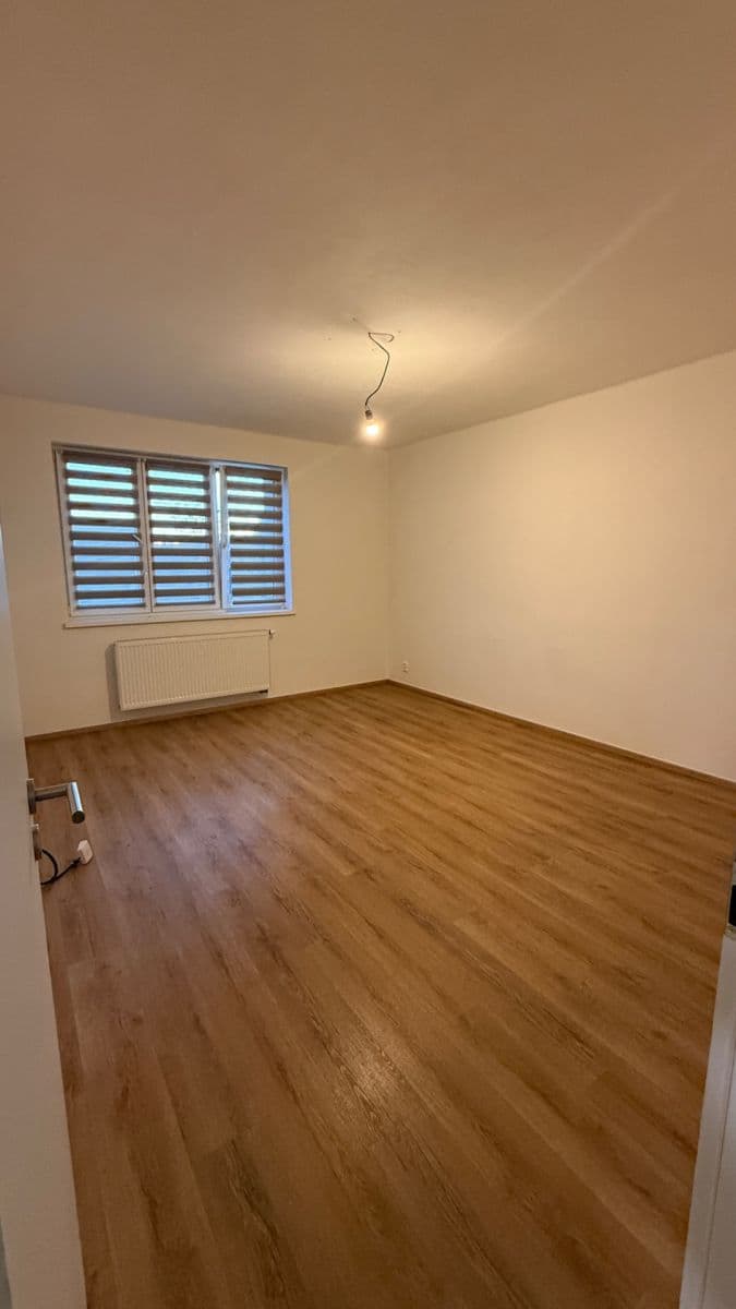 Prenájom bytu 2-izbový 59 m², Bohutín, Středočeský kraj Prenájom bytu 2-izbový 59 m², Bohutín, Středočeský kraj