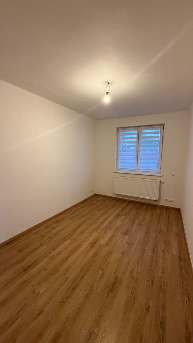 Prenájom bytu 2-izbový 59 m², Bohutín, Středočeský kraj Prenájom bytu 2-izbový 59 m², Bohutín, Středočeský kraj