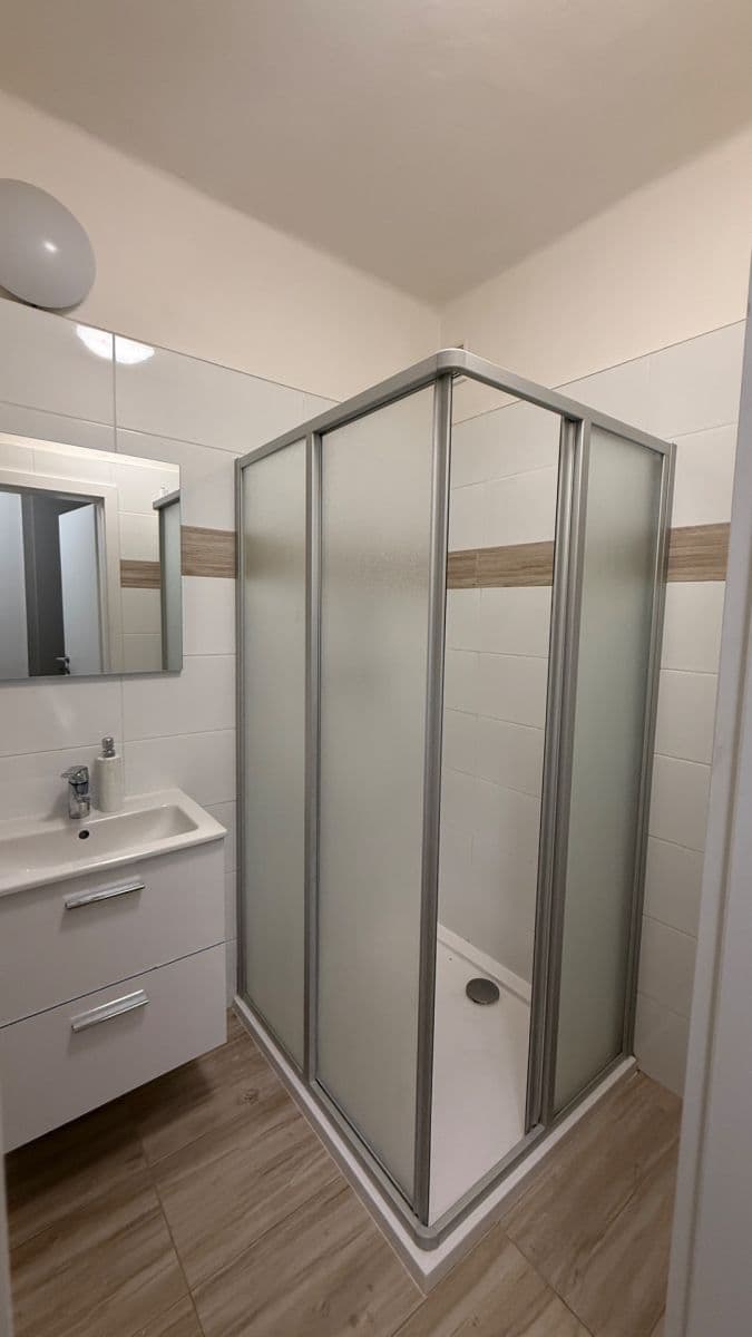 Prenájom bytu 2-izbový 59 m², Bohutín, Středočeský kraj Prenájom bytu 2-izbový 59 m², Bohutín, Středočeský kraj