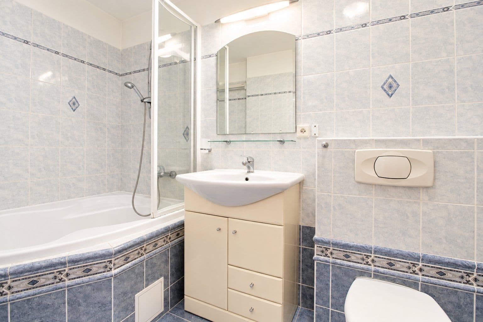 Prenájom bytu 2-izbový 53 m², Dukelská, Benešov, Středočeský kraj Prenájom bytu 2-izbový 53 m², Dukelská, Benešov, Středočeský kraj