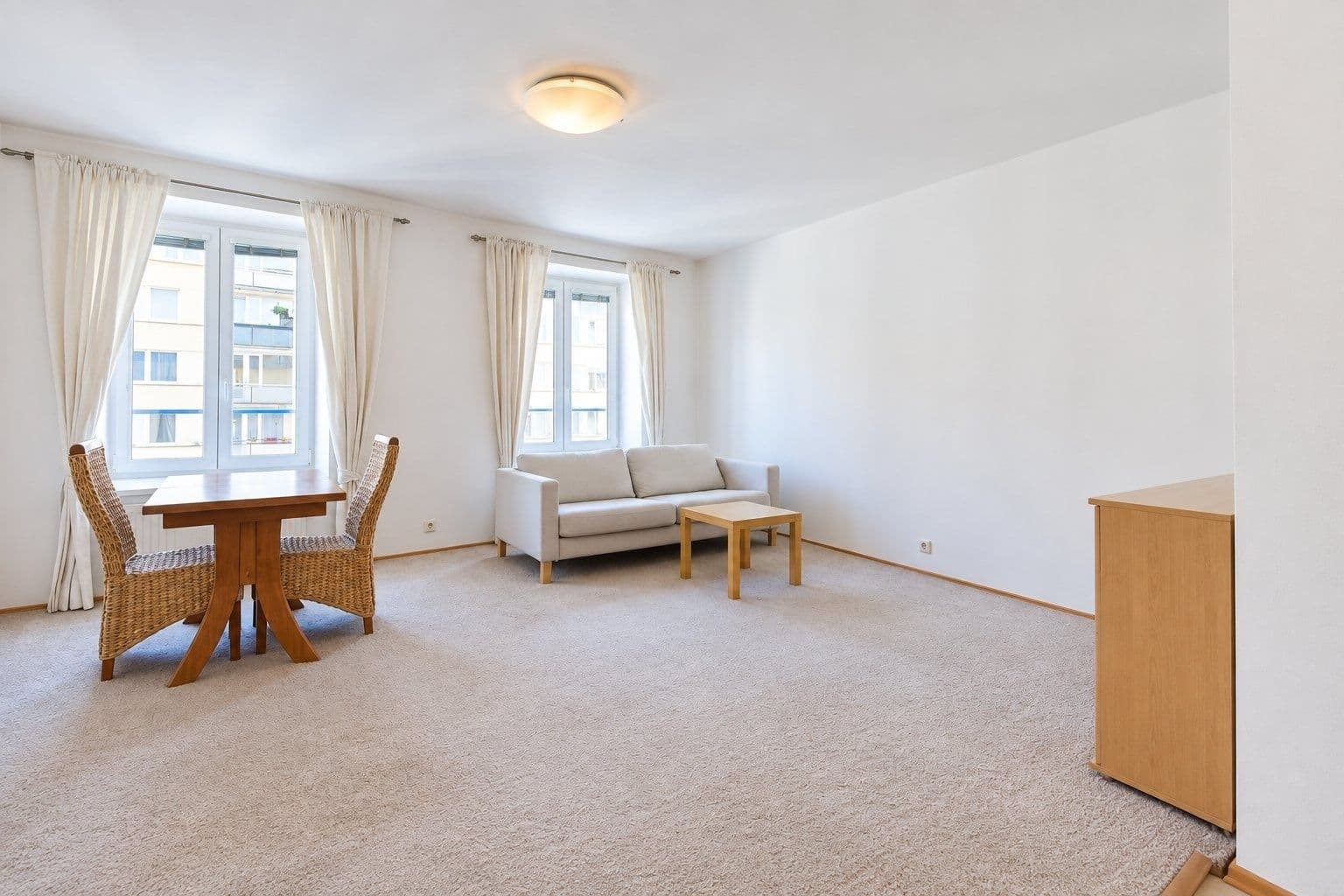 Prenájom bytu 2-izbový 53 m², Dukelská, Benešov, Středočeský kraj Prenájom bytu 2-izbový 53 m², Dukelská, Benešov, Středočeský kraj