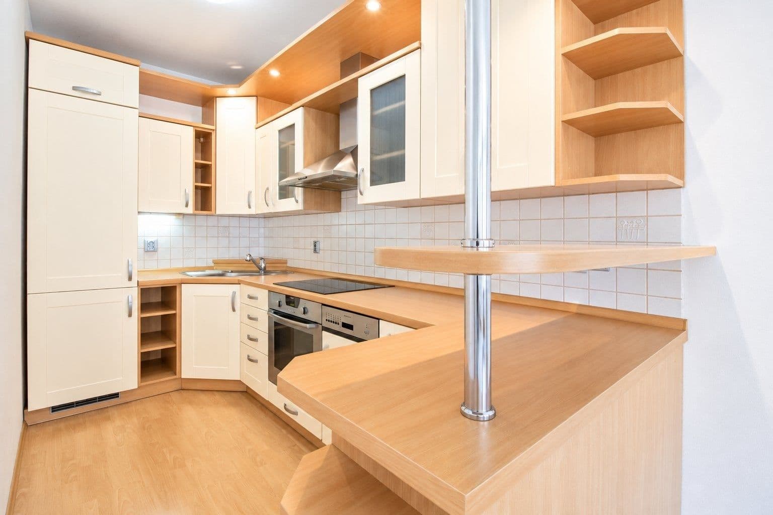 Prenájom bytu 2-izbový 53 m², Dukelská, Benešov, Středočeský kraj Prenájom bytu 2-izbový 53 m², Dukelská, Benešov, Středočeský kraj