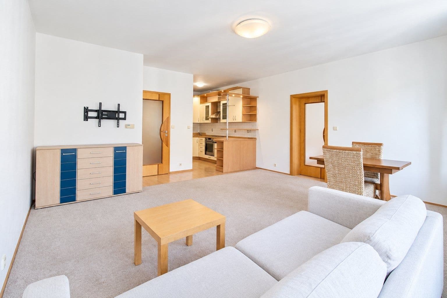 Prenájom bytu 2-izbový 53 m², Dukelská, Benešov, Středočeský kraj Prenájom bytu 2-izbový 53 m², Dukelská, Benešov, Středočeský kraj