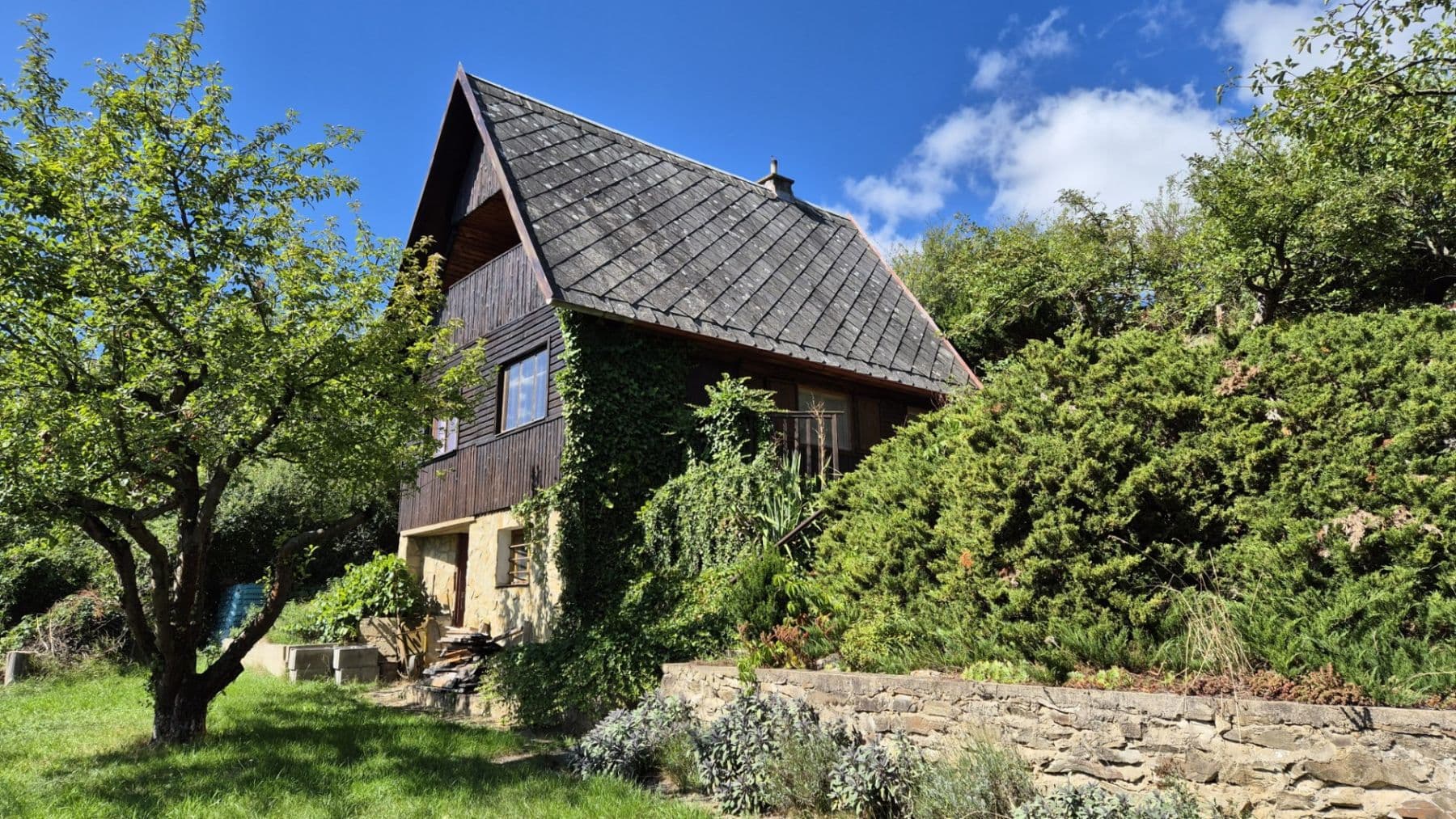 Predaj rekreačného objektu 50 m², pozemok 368 m², Lichoceves, Středočeský kraj Predaj rekreačného objektu 50 m², pozemok 368 m², Lichoceves, Středočeský kraj