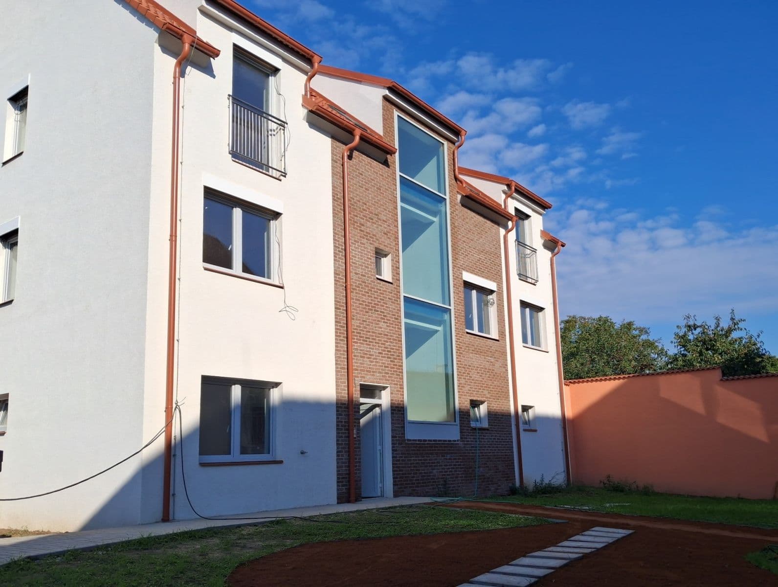 Prenájom bytu 3-izbový 70 m², Revoluční, Šestajovice, Středočeský kraj Prenájom bytu 3-izbový 70 m², Revoluční, Šestajovice, Středočeský kraj