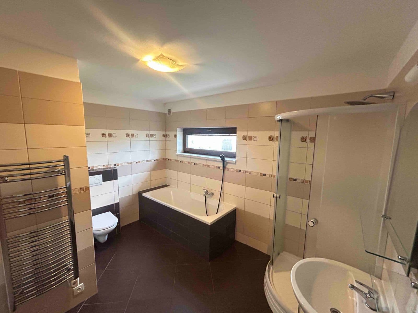 Predaj bytu 3-izbový 85 m², U Výstavby, Praha, Praha Predaj bytu 3-izbový 85 m², U Výstavby, Praha, Praha