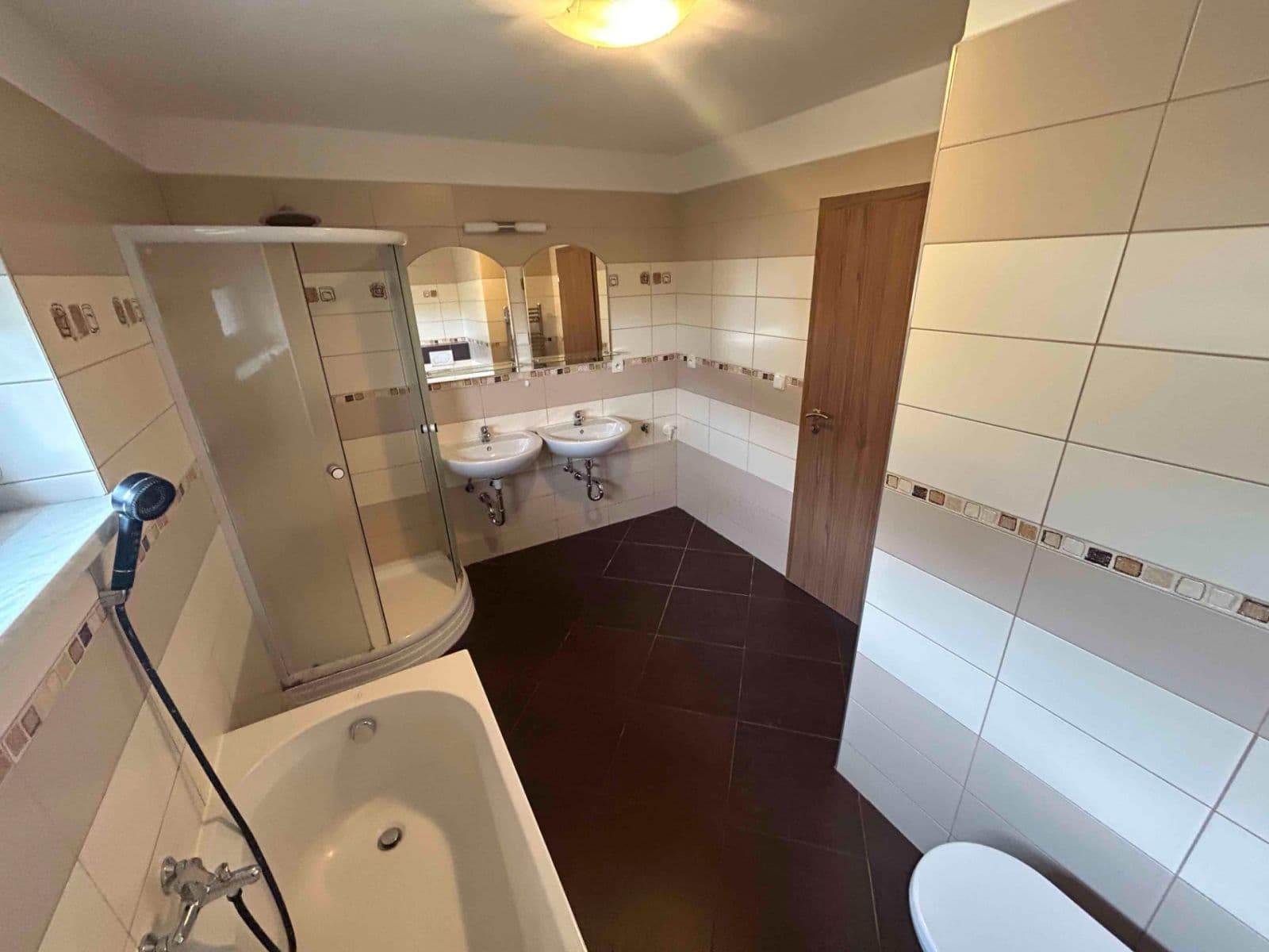 Predaj bytu 3-izbový 85 m², U Výstavby, Praha, Praha Predaj bytu 3-izbový 85 m², U Výstavby, Praha, Praha
