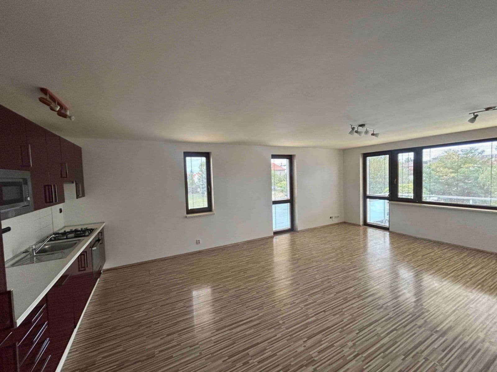 Predaj bytu 3-izbový 85 m², U Výstavby, Praha, Praha Predaj bytu 3-izbový 85 m², U Výstavby, Praha, Praha