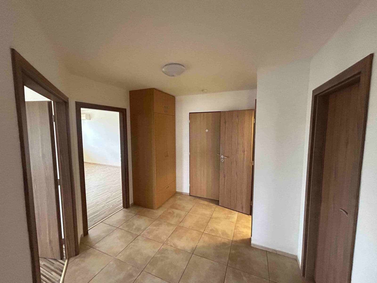 Predaj bytu 3-izbový 85 m², U Výstavby, Praha, Praha Predaj bytu 3-izbový 85 m², U Výstavby, Praha, Praha