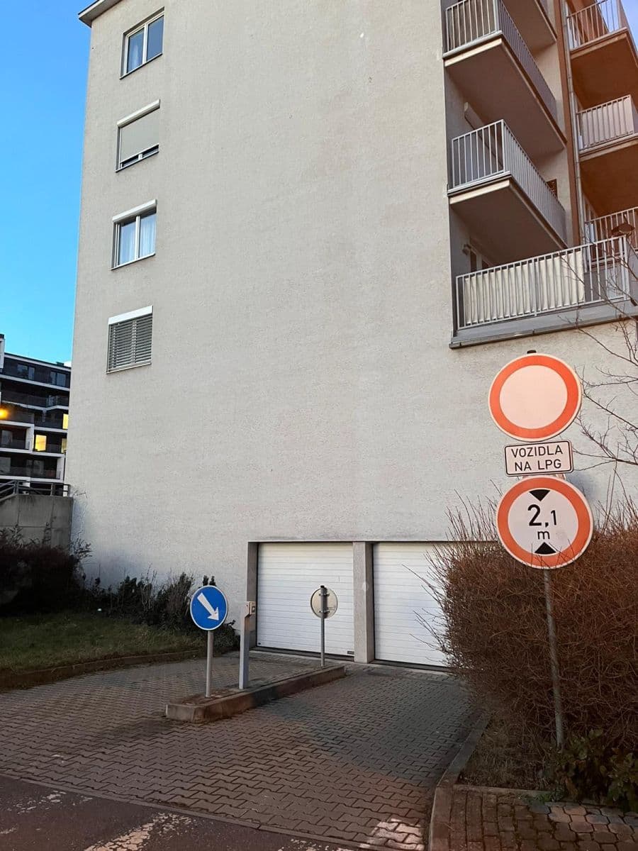 Prenájom garáže 13 m², Počernická, Praha, Praha Prenájom garáže 13 m², Počernická, Praha, Praha